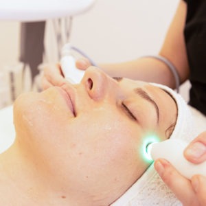 Retrouver les soin visage signature nano boté clermont ferrand. Nelly experte de la peau saura vous guider afin de palier à chaque problème de peau.