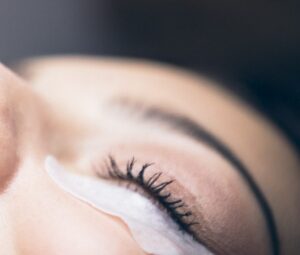 Venez découvrir un ensemble de soins du regard pour embellir vos yeux chez nano boté à clermont ferrand.