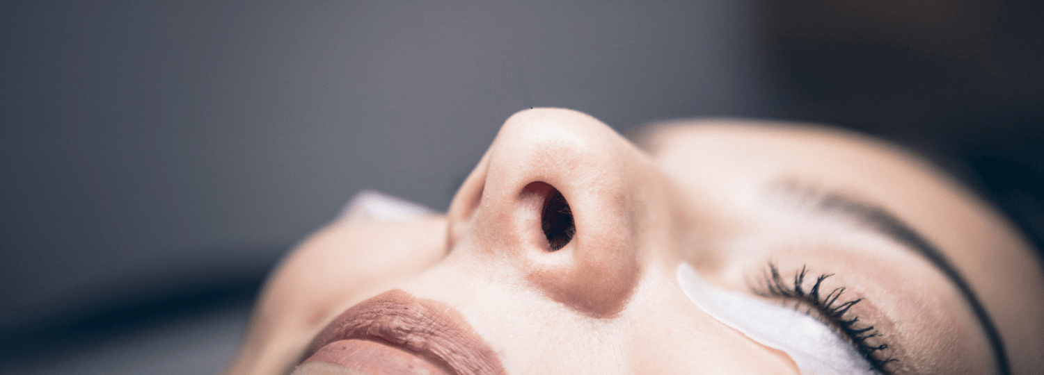 Venez découvrir un ensemble de soins du regard pour embellir vos yeux chez nano boté à clermont ferrand.